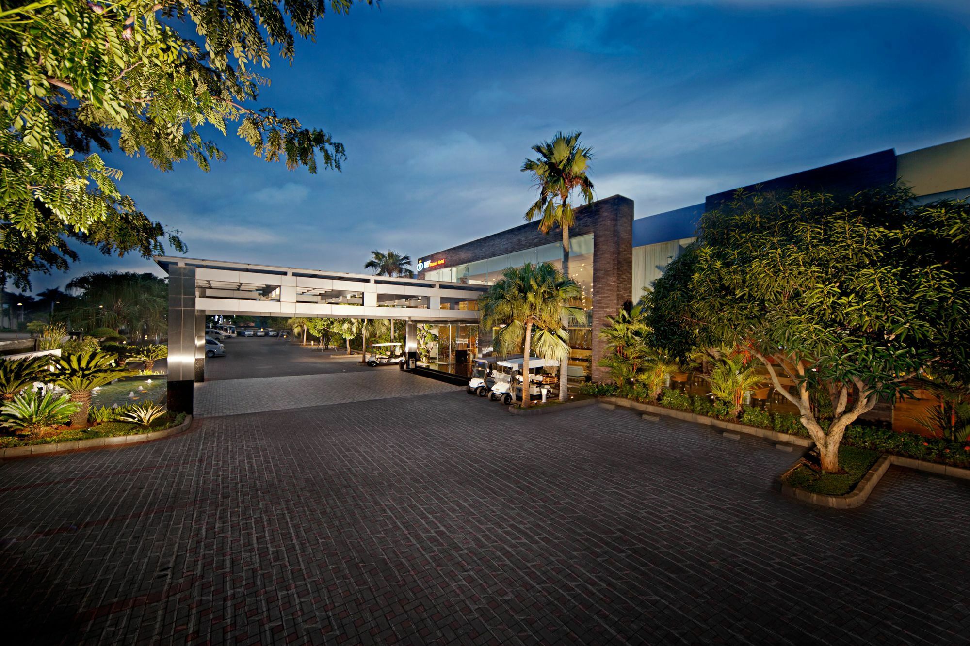 Fm7 - Jakarta Airport होटल
